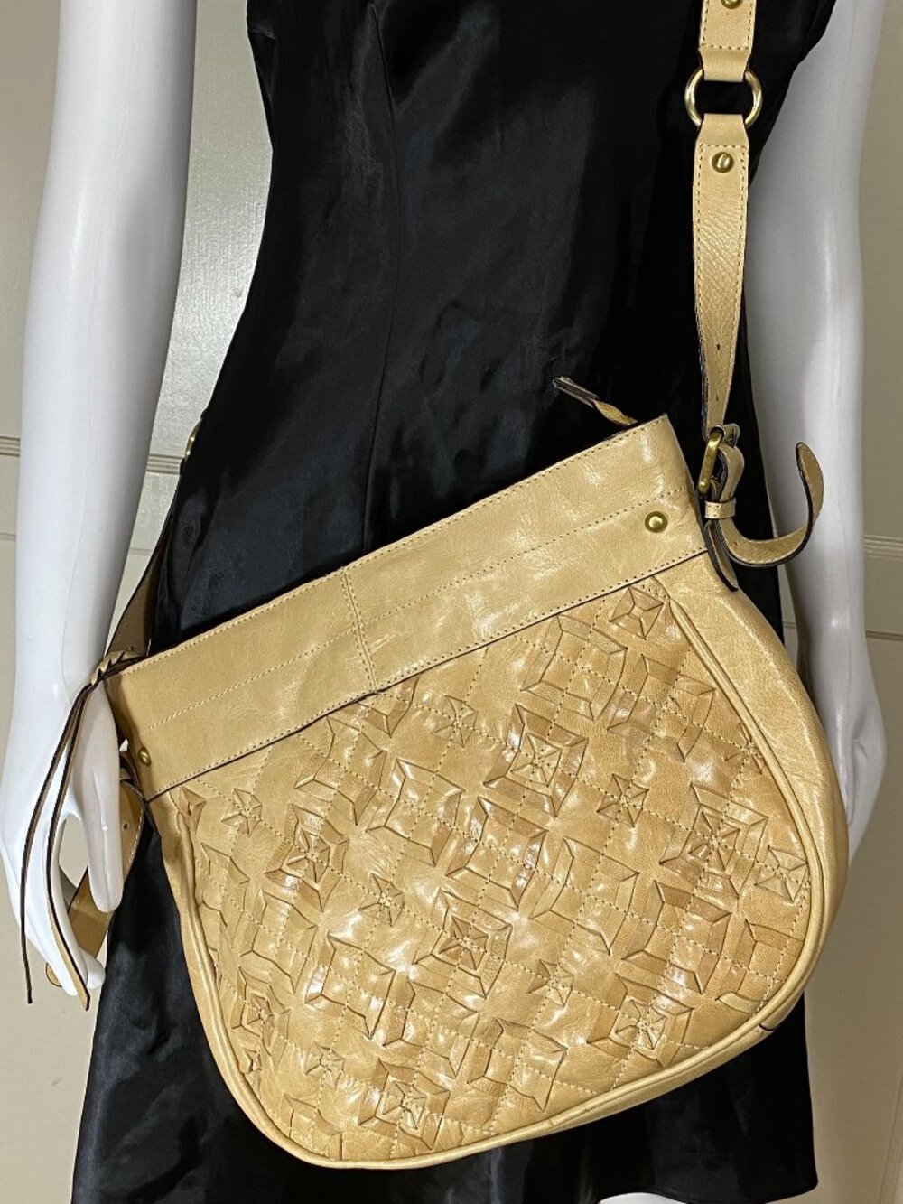 FIRENZE BELLA Quilt Diamond Woven Satchel Crossbody Hobo Bag Beige Leather $114